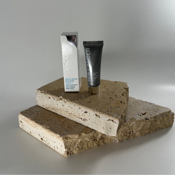 NIB. Lancer Gravity Defying Moisturizer. 7.5 mL. - Picture 1 of 1
